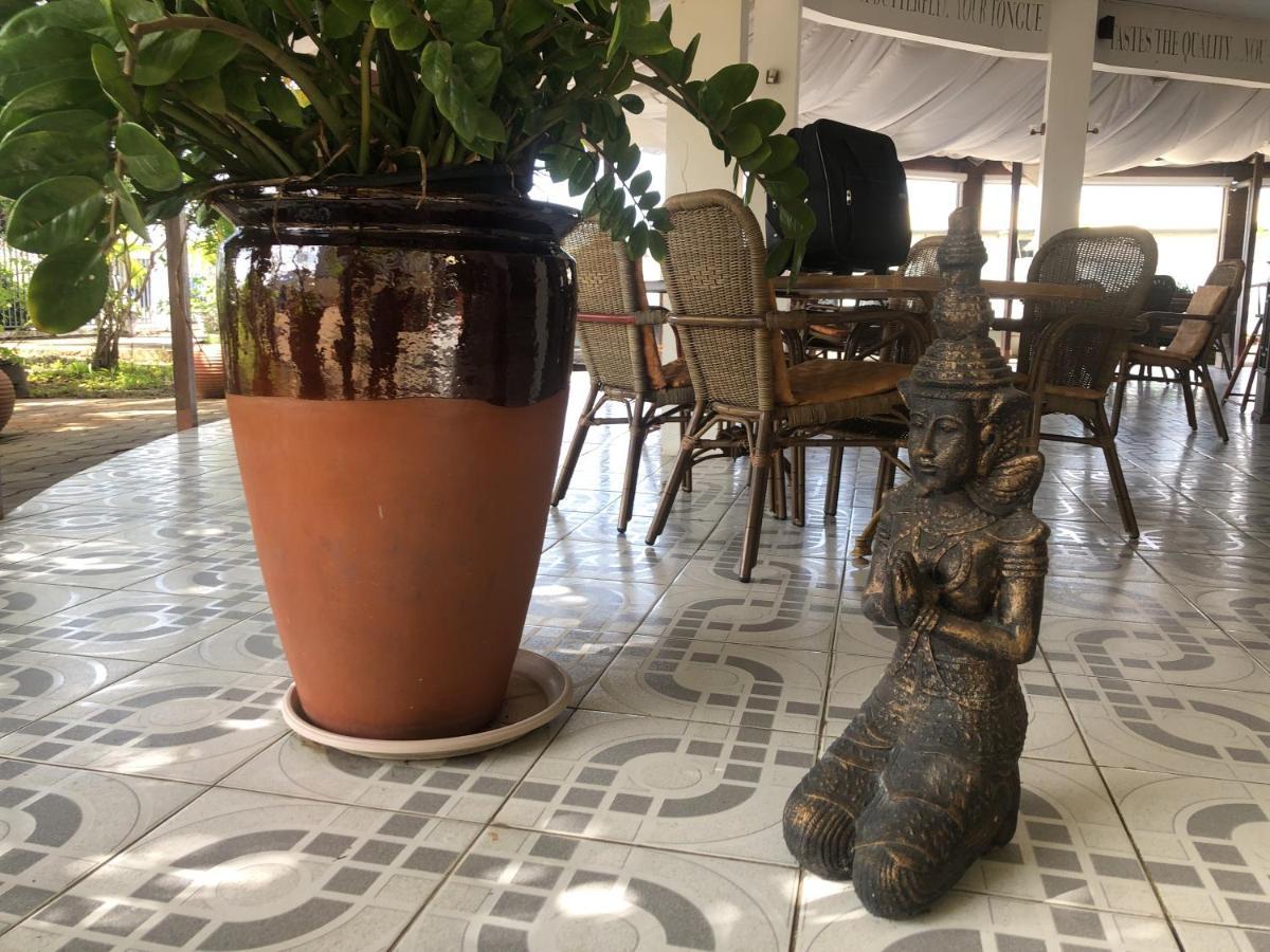 Hotel Bar Restaurant Emergency 911 Sto Lk Group Paramaribo Eksteriør bilde