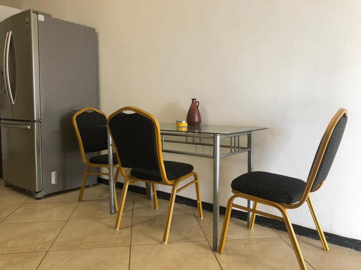Hotel Bar Restaurant Emergency 911 Sto Lk Group Paramaribo Eksteriør bilde
